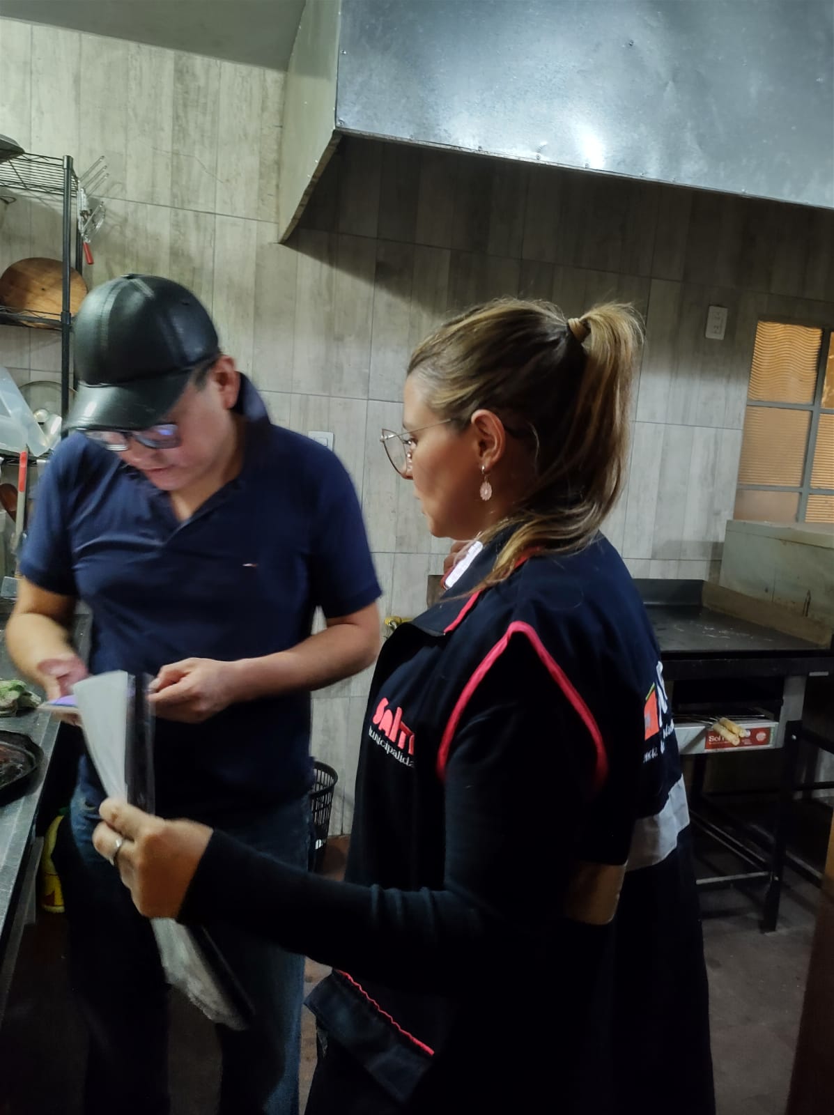 Control Comercial realizó un operativo en un local de empanadas que